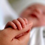 زمان طلایی باروری زوجین ۲۰ تا ۲۵ سالگی است