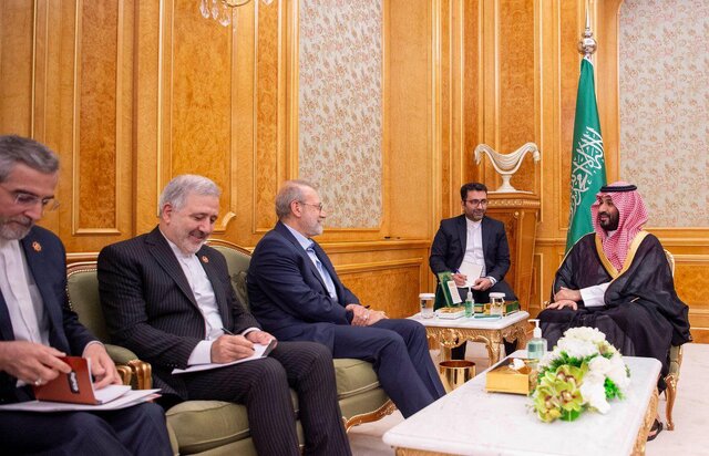 لاریجانی در سفر به ریاض، گسترش همکاری‌های دفاعی ایران و عربستان بررسی شد